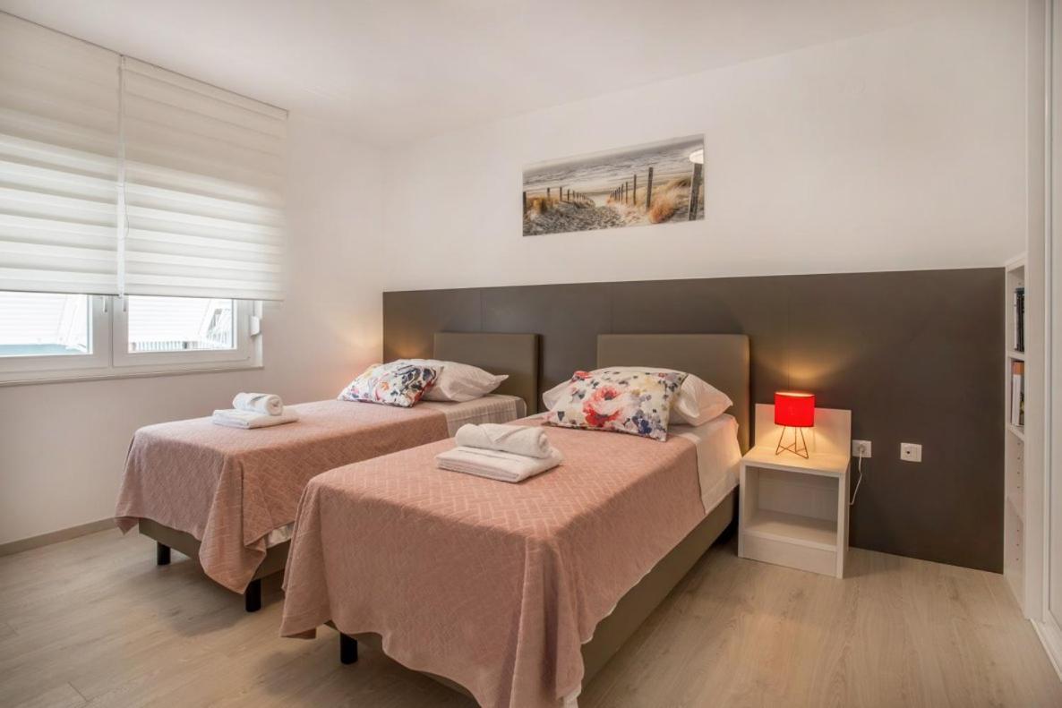 Ac Apartment With 2 Bedrooms And 2 Bathrooms-Free Private Parking Spalato Esterno foto