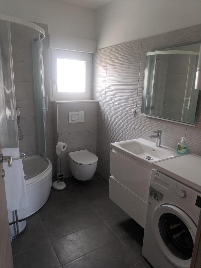 Ac Apartment With 2 Bedrooms And 2 Bathrooms-Free Private Parking Spalato Esterno foto