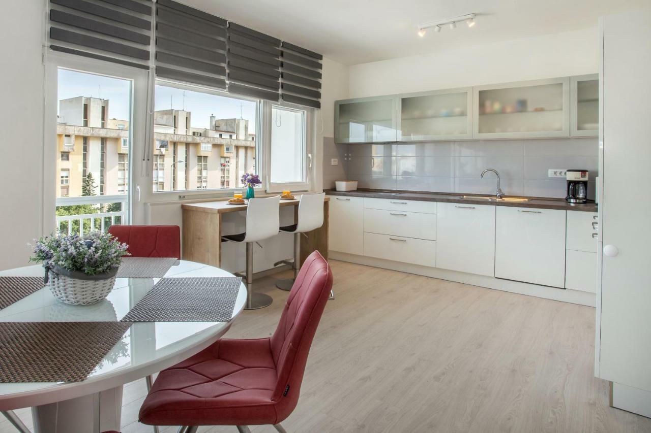 Ac Apartment With 2 Bedrooms And 2 Bathrooms-Free Private Parking Spalato Esterno foto