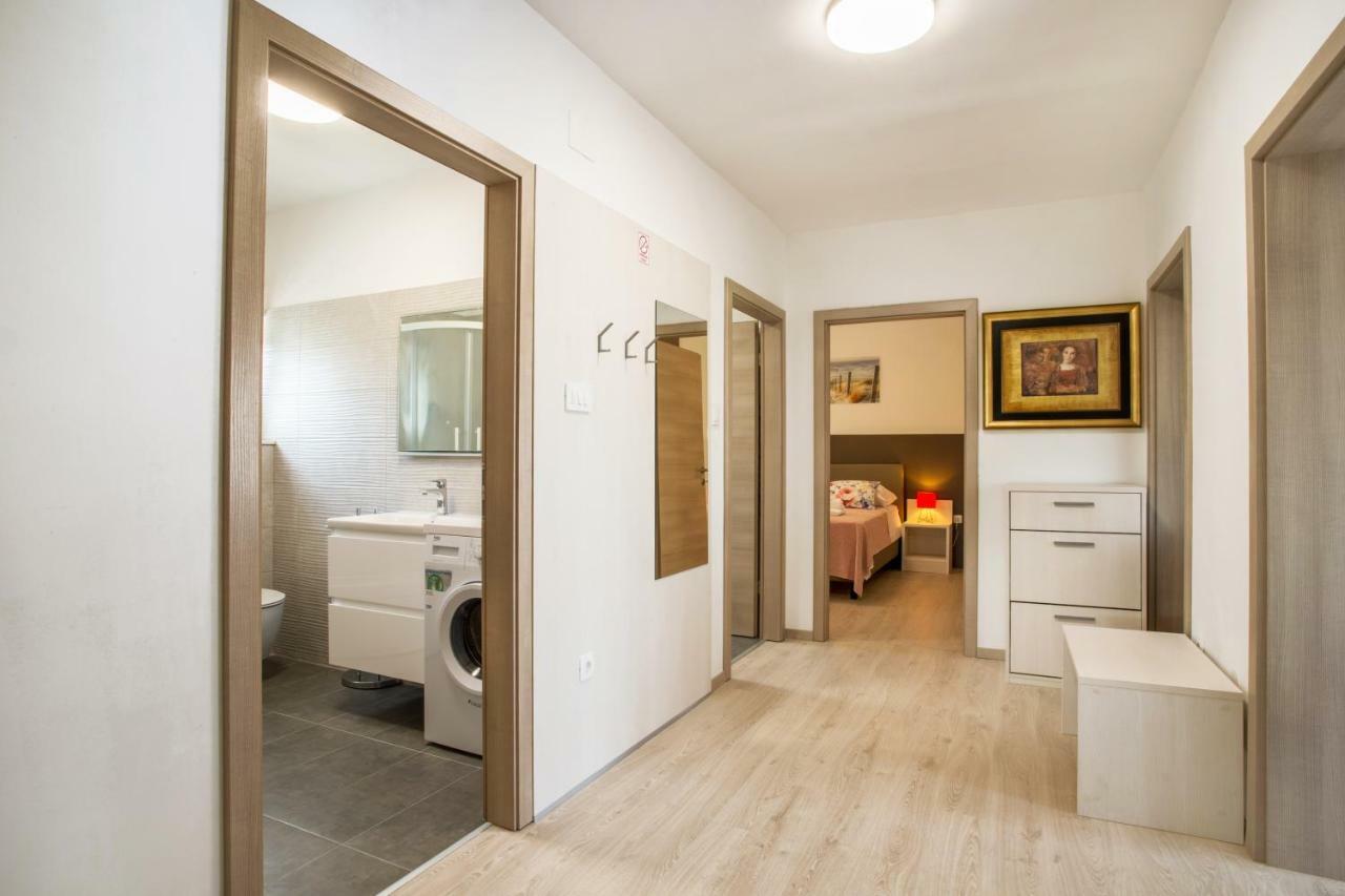 Ac Apartment With 2 Bedrooms And 2 Bathrooms-Free Private Parking Spalato Esterno foto